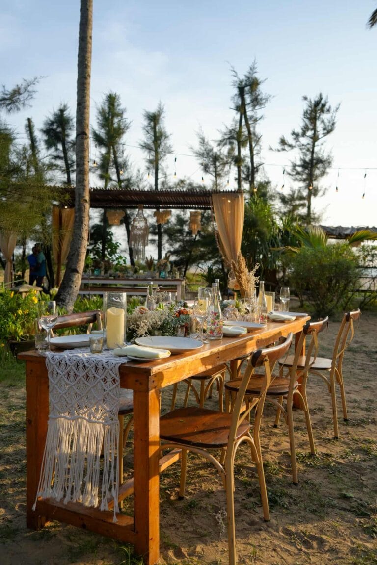 Villa Fiesta - Small Dining Table